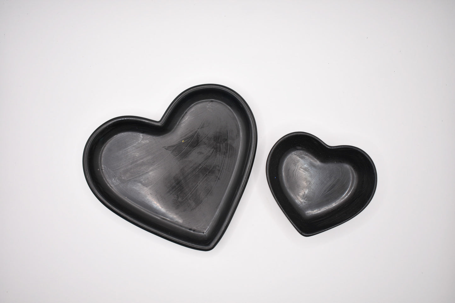 Set of 2 Heart-Shaped Bowls