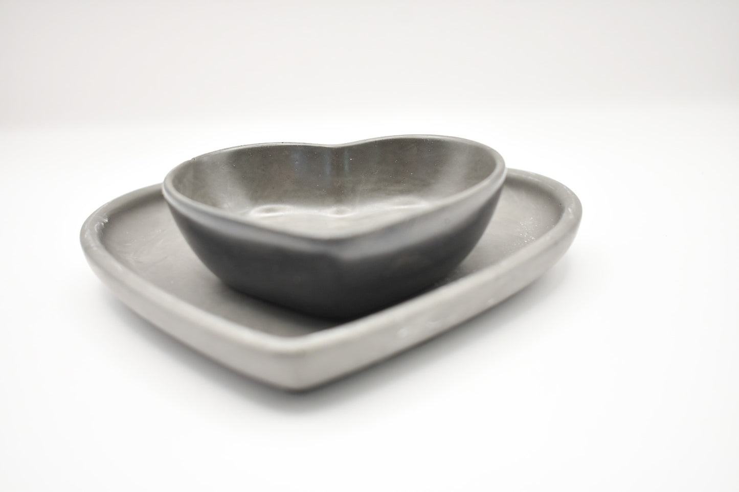 Set of 2 Heart-Shaped Bowls