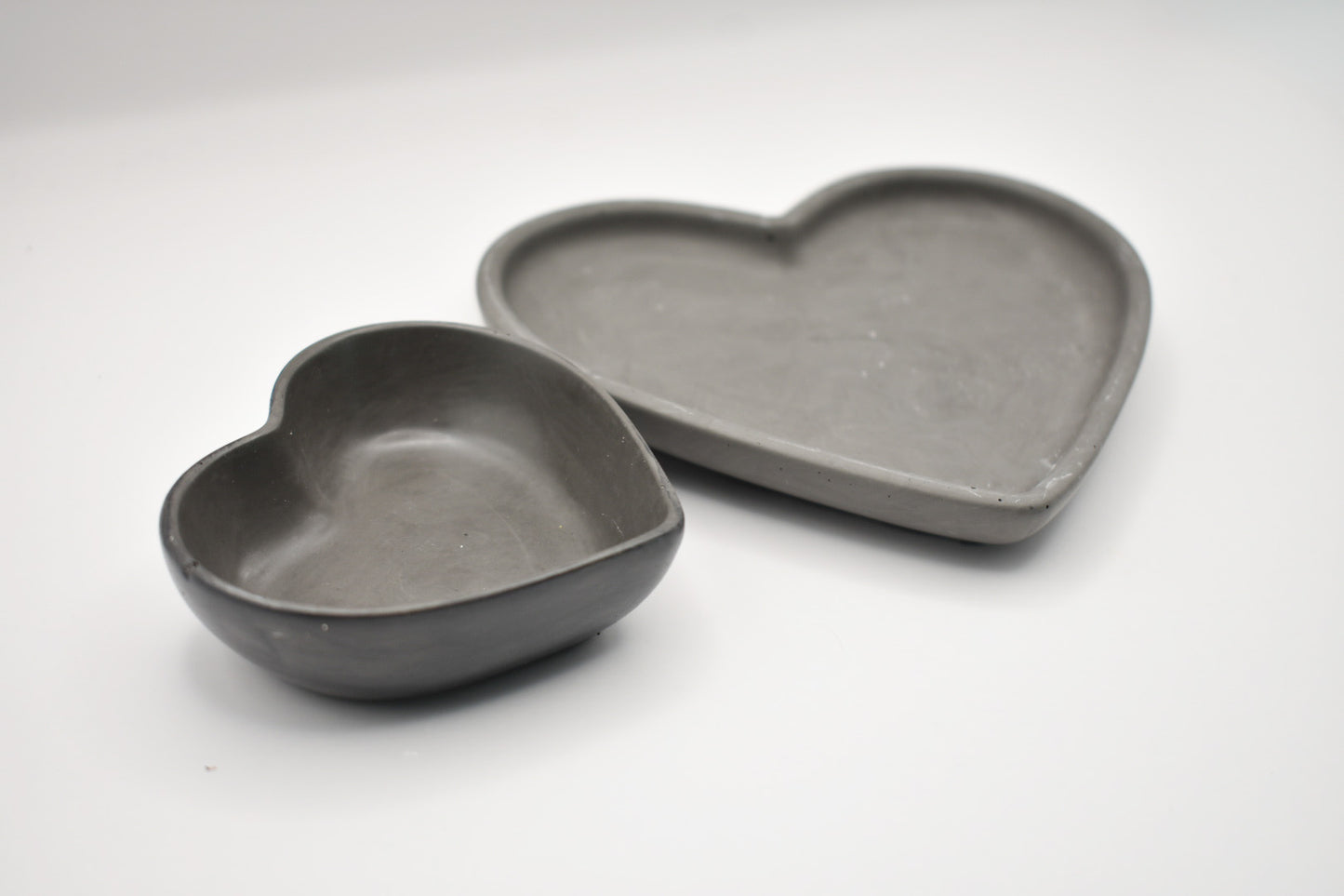 Set of 2 Heart-Shaped Bowls