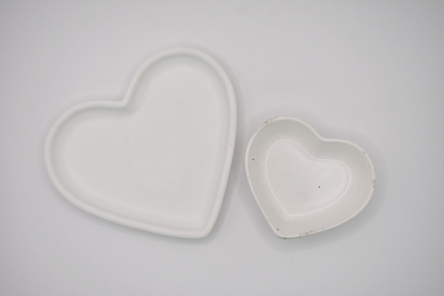 Set of 2 Heart-Shaped Bowls